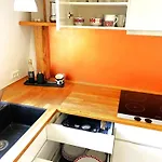 Appartement I To Etager I Top-hyggeligt Kobenhavnsk Kvarter Taet Pa Offentlig Transport *