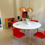 Appartement I To Etager I Top-hyggeligt Kobenhavnsk Kvarter Taet Pa Offentlig Transport Copenhague